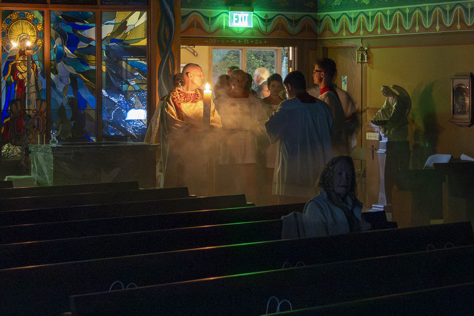 2026-StMary-EasterVigil (33 of 215).jpg